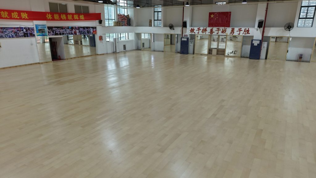体育馆完工实景，唯美康运动木地板场馆场地